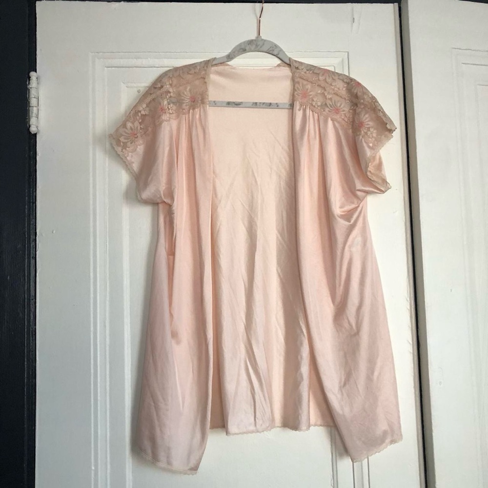 vintage 80s light pink JC Penney short slip robe with lace embellishments
